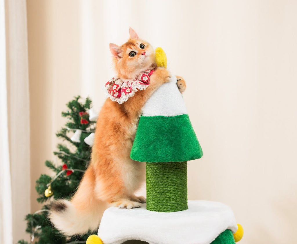 Christmas Cat Tree - Festive Fun and Cozy Hideaway for Furry Friends - 159cm Height - House Of Pets Delight (HOPD)